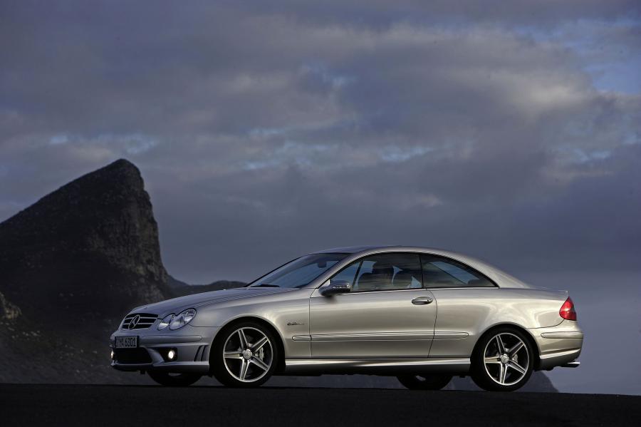 Mercedes-Benz CLK63 AMG 2007 года  (фото 12 из 20)